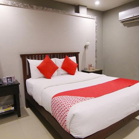 Oyo 103 Artina Suites Hotel Makati City Exterior foto