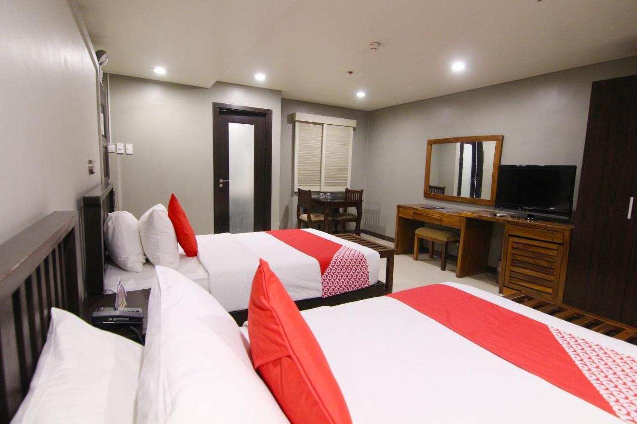 Oyo 103 Artina Suites Hotel Makati City Exterior foto
