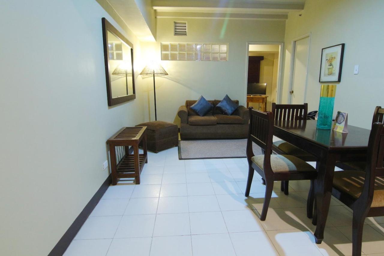 Oyo 103 Artina Suites Hotel Makati City Exterior foto