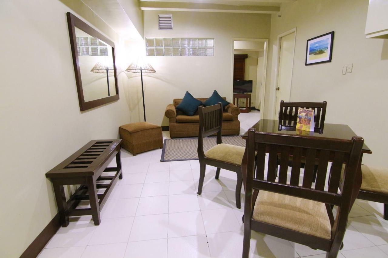Oyo 103 Artina Suites Hotel Makati City Exterior foto