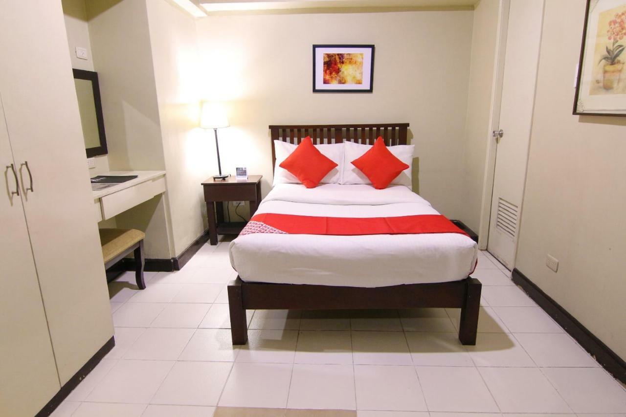 Oyo 103 Artina Suites Hotel Makati City Exterior foto