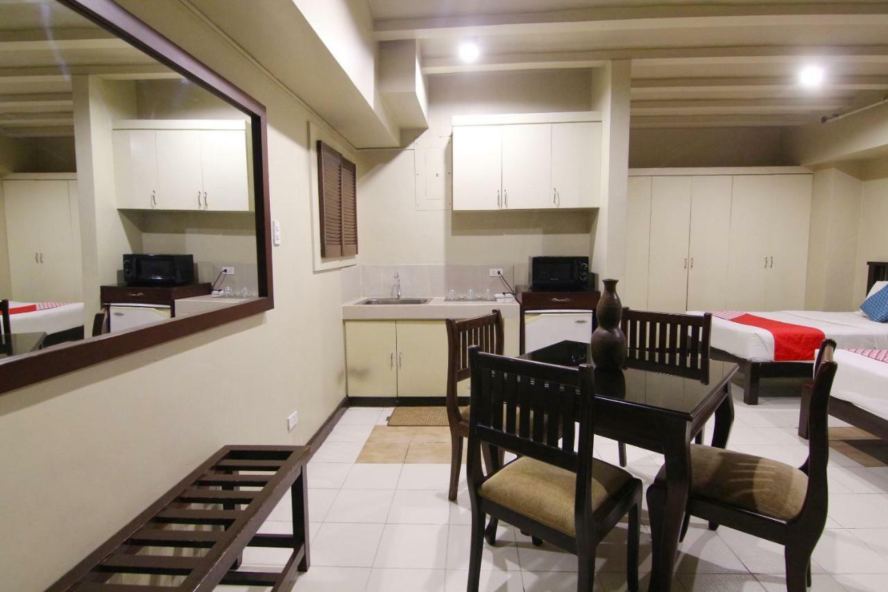 Oyo 103 Artina Suites Hotel Makati City Exterior foto