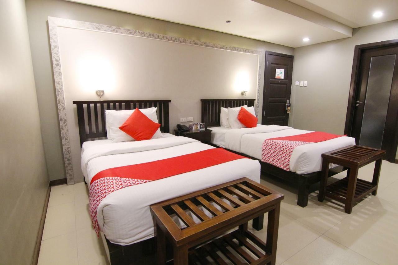 Oyo 103 Artina Suites Hotel Makati City Exterior foto