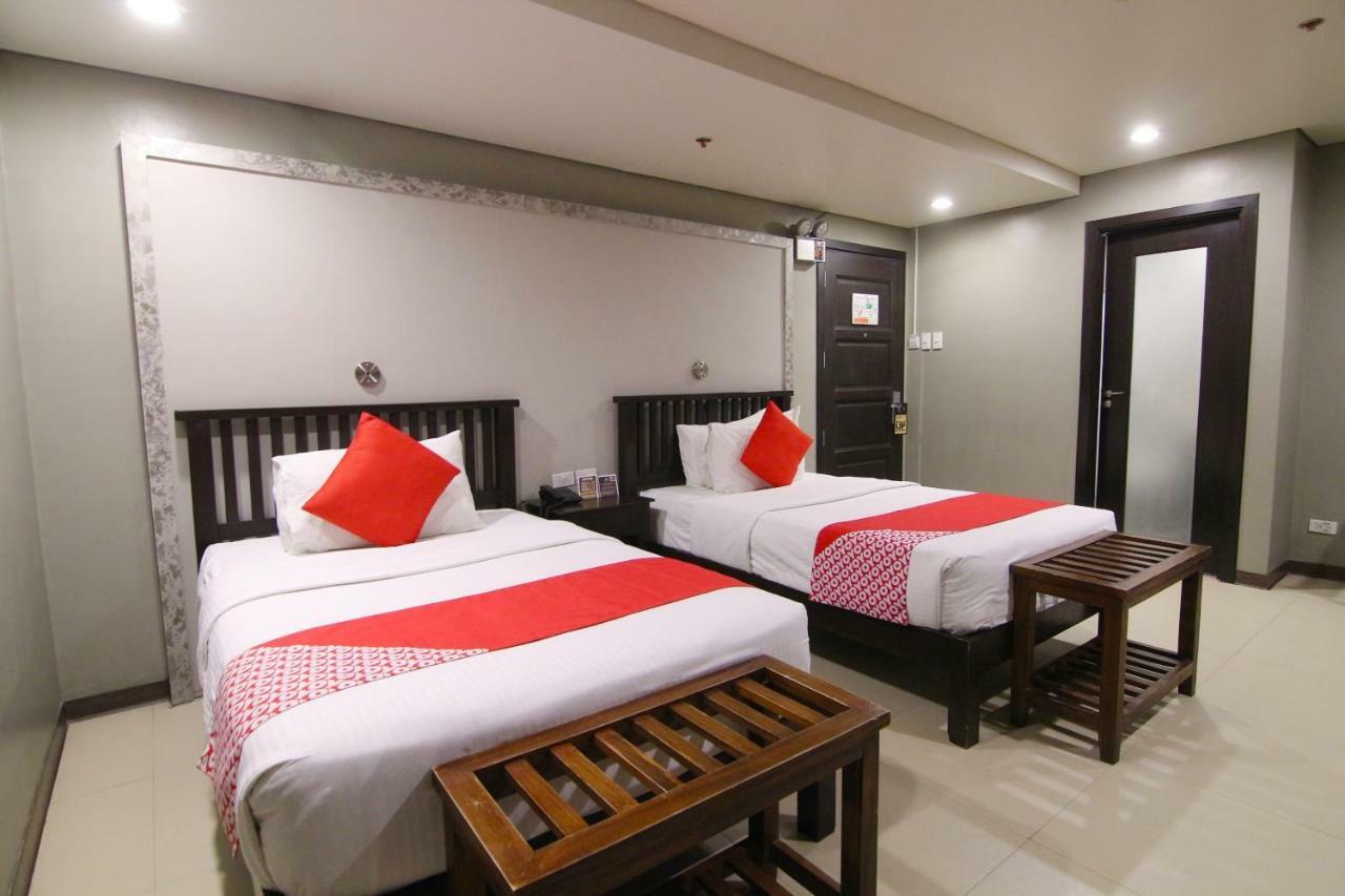 Oyo 103 Artina Suites Hotel Makati City Exterior foto